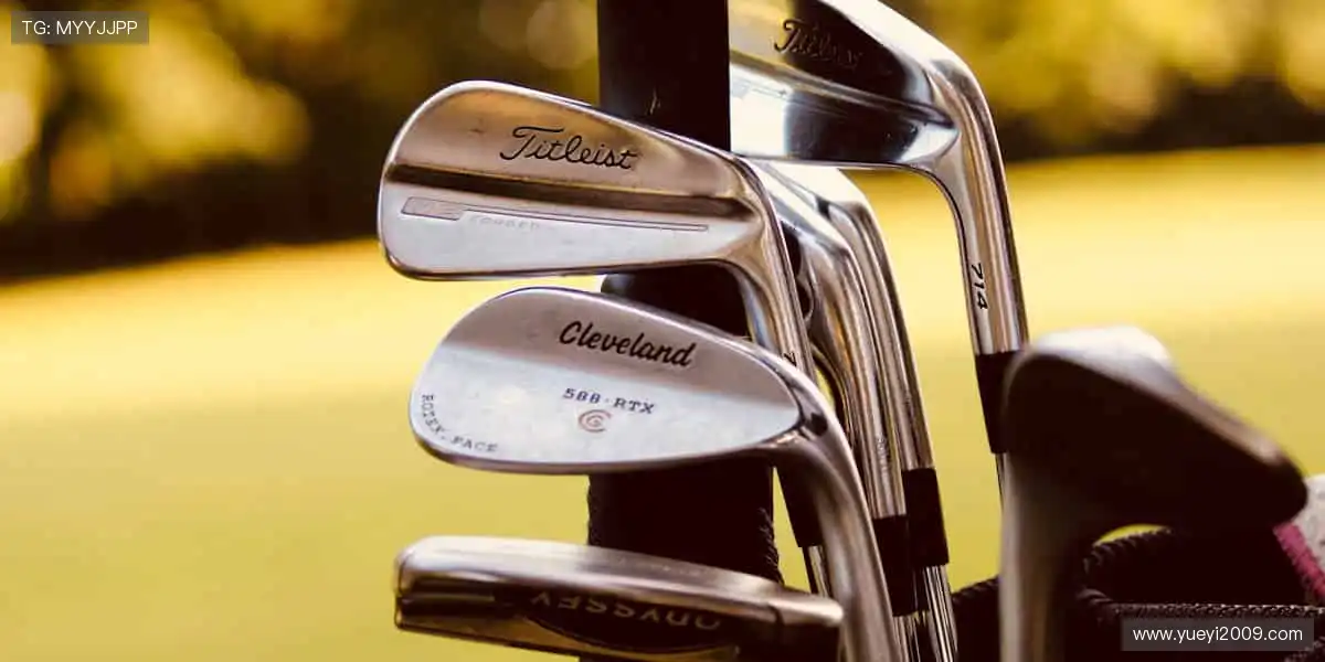 周边好物,粉丝专属!👕🎁 从球衣到纪念章,把热爱穿在身上!